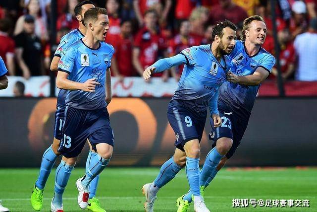 杨健：文班拿球队友有时不太会打 责任心可降低些 别老想生吞对手